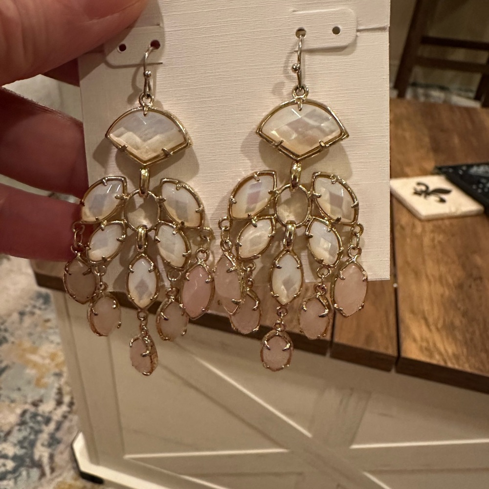 Kendra Scott Vintage Gwen earrings in gold with MOP and rose quartz